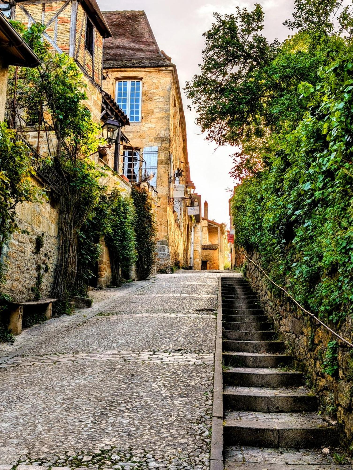Centrally Located Sarlat Apartment With Medieval Town Views 외부 사진